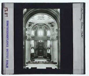 Salzburg, Dom : Innenansicht, Vierung und Chor