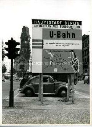 Hinweistafel auf den Bau der U-Bahn am Kurfürstendamm