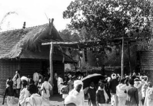 Am Tempel (Deutsche Indien-Expedition 1926/1929 - 5. Südindien)