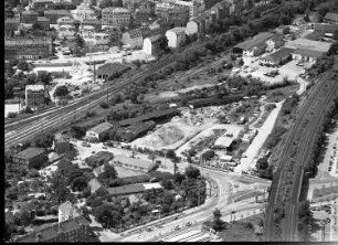 Dresden-Pieschen. Wohnbebauung und Gleisanlagen (Bürgerstraße/Ecke Großenhainer Straße?). Luftbild-Schrägaufnahme