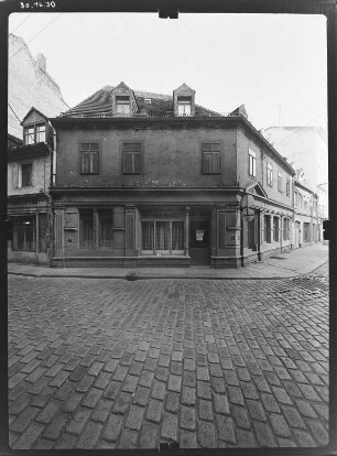 Meißen-Altstadt, Leipziger Straße 3. Wohnhaus mit Laden (1. H. 19. Jh.). Straßenfront (Teilansicht)