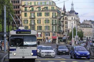 Lausanne - Straßenverkehr : Straßenverkehr in der City, aufgenommen am 20. Mai 2010 in Lausanne