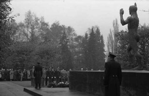 Feier zum Volkstrauertag auf dem Hauptfriedhof.