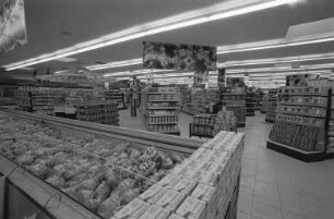 Neueröffnung des Pfannkuch-City-Supermarkts in der Douglasstraße 28