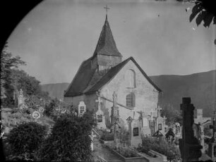 Peterskapelle : Kapelle auf dem Petersberg, davor ein Friedhof