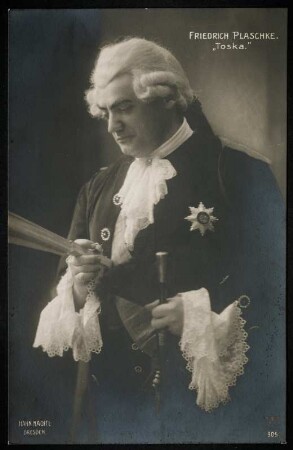 Friedrich Plaschke als Baron Scarpia : Friedrich Plaschke als Baron Scarpia in der Oper "Tosca" von Giacomo Puccini. Königliche Hofoper Dresden. Fotografie (Weltpostkarte) von Ernst Müller (Hahn Nachf.), 1912/1913
