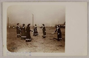 Tambourin-Ballspiel der Damen des Hamburger M.T.V.