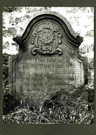 Friedhof. Grabstein des Müllers Johann Georg Hähn