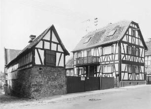 Fachwerkwohnhaus; Altenstadt, Kirchgasse 18