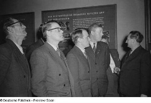 Schwedische Delegation im Georgi-Dimitroff-Museum (heutiges Bundesverwaltungsgericht)
