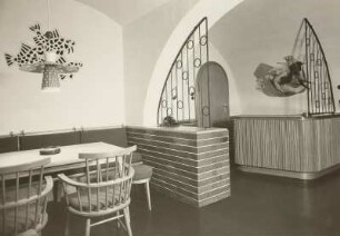 Dresden, Lingnerschloss, Innenaufnahme, Weinkeller : 1957 bezog der Dresdner Klub, später Dresdener Klub der Intelligenz, das Lingnerschloss. Es wurde dafür 1956/57 umgebaut.