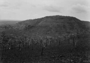 Schichtstufe : Blick auf eine Schichtstufe (veraltet: Landstufe) nahe Nioaque.