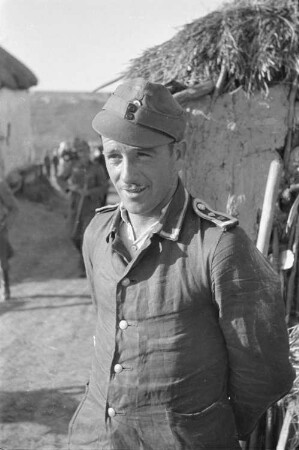 Zweiter Weltkrieg. Zur Einquartierung. Sowjetunion. Angehöriger der deutschen Wehrmacht