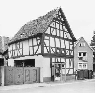 Fachwerkwohnhaus; Echzell, Kronstraße 4