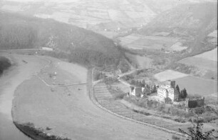 Obernhof: Schloss Langenau, von oben im Lahntal