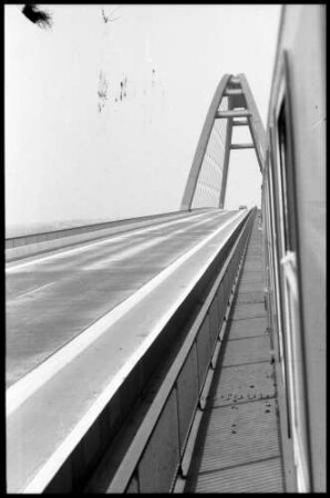 Fehmarnsund: Brücke, Brückenbogen vom Zug aus