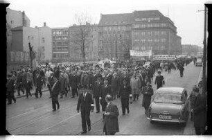 Kleinbildnegativ: Mai-Demonstration, 1963