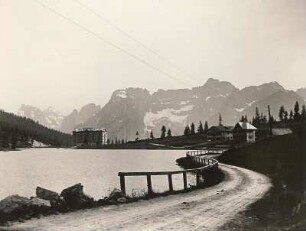 Ostalpen. Dolomiten. Misurina-See gegen Punta Nera und Serapis, Ampezzaner Dolomiten
