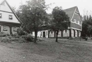 Wohnhaus : Wohnhäuser (Nr. 10: 1. H. 19. Jh., Nr. 11: 2. H. 19. Jh.)