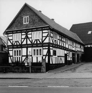 Wehretal, Landstraße 46, Landstraße 44