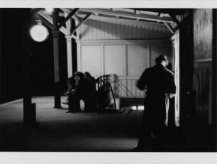S-Bahnhof bei Nacht