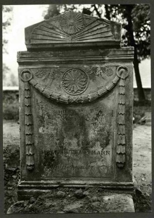 alter Friedhof. Grabstein, 19. Jh.