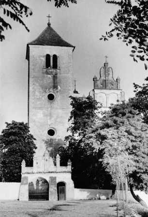 Katholische Kirche Sankt Stanislaus und Sankt Margaretha, Janowiec (Lublin), Polen