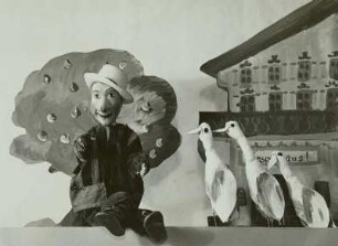 Der Kasper vor seinem Haus : Handpuppenspiel des 'Dresdner Kasperle' Oswald Hempel