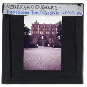 Neubrandenburg, Treptower Tor : Feldseite