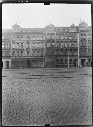Görlitz-Altstadt, Landeskronstraße. Wohnhäuser mit Läden. Straßenfront
