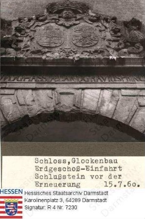 Darmstadt, Schloss / Wappen über der Einfahrt des Glockenbaus