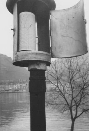 Schreibpegel bei Hochwasser/Mosel