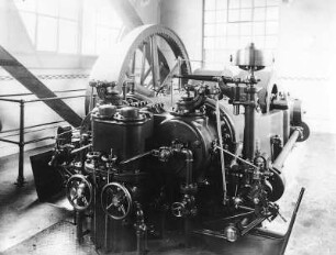 150 PS-Gasmotor (Körting, Hannover) : Technikgeschichte | Maschinenbau | Kraftmaschinen | Gasgeneratoren, Gasmaschinen