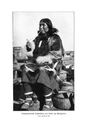 Tabakrauchende Frau aus Nome am Beringmeer.