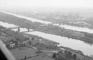 Neuenburg, Zienken: Rhein, Rheinseitenkanal, Autobahn bei Neuenburg, Zienken