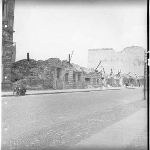 Negativ: Ruine, Elßholzstraße 17, 18, 1951