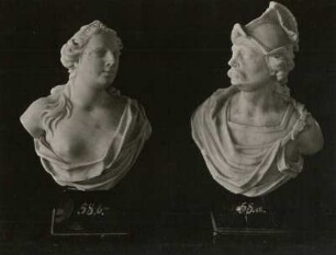 Frau mit Diadem und Krieger : Frau mit Diadem und Krieger, Büsten, Alabaster auf schwarzem Sockel, Höhe: 11,5 und 13 cm, 1. Hälfte 18. Jh.