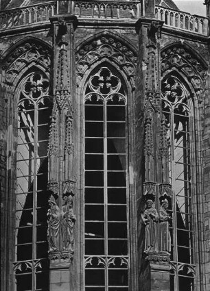 Aachen, Dom, Streben am Domchor, Statuen seit 1873 von Götting erneuert