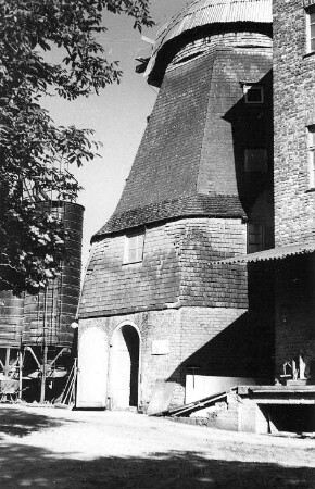 Mittenwalde-Telz. Erdholländer, Teil eines Mischfutterwerks