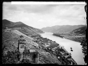 Blick von der Ruine Hinterhaus ins Donautal