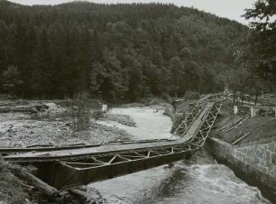 Oberschlottwitz. Zerstörte Eisenbahnbrücke der Schmalspurbahn nach der Unwetterkatastrophe vom 8./9. Juli 1927 im Müglitztal