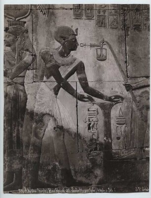 Totentempel des Sethos I., Abydos Zweiter Säulensaal: Relief des opfernde Sethos