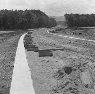 Bau des Autobahn-Zubringers Süd bei Bulach.