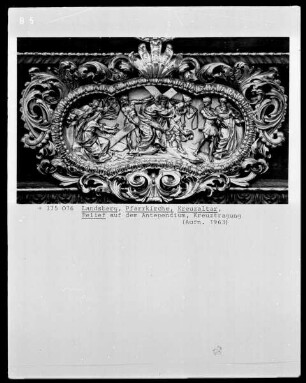 Relief mit Kreuztragung auf dem Antependium