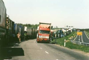Zinnwald-Georgenfeld. LKW-Verkehr auf der Teplitzer Straße