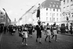 Freiburg: Umzug (Kaiser-Joseph-Straße)