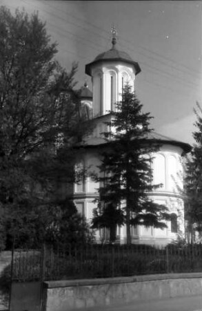 Ramnicul Valcea: Kirche mit gedrehten Türmchen