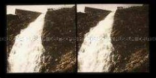 Elbfall mit Blick zur Elbfallbaude, Riesengebirge
