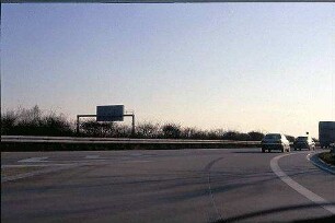 Ausfahrt aus Kreisel Nordwest (Heilbronn Richtung Karlsruhe) zu Nebenfahrbahn West (Heidelberg Richtung Karlsruhe)