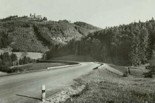 Leuchtenberg, asphaltierte Landstraße